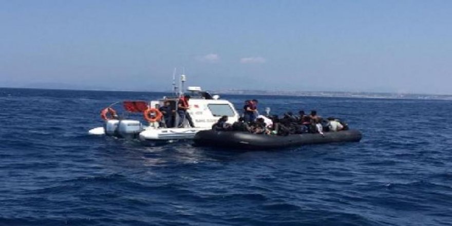 Çeşme ve Seferihisar'da 105 kaçak göçmen yakalandı
