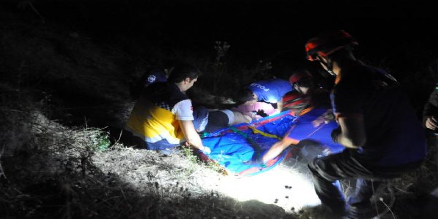 Protez bacaklı kişi 50 metreden dere kenarına düştü