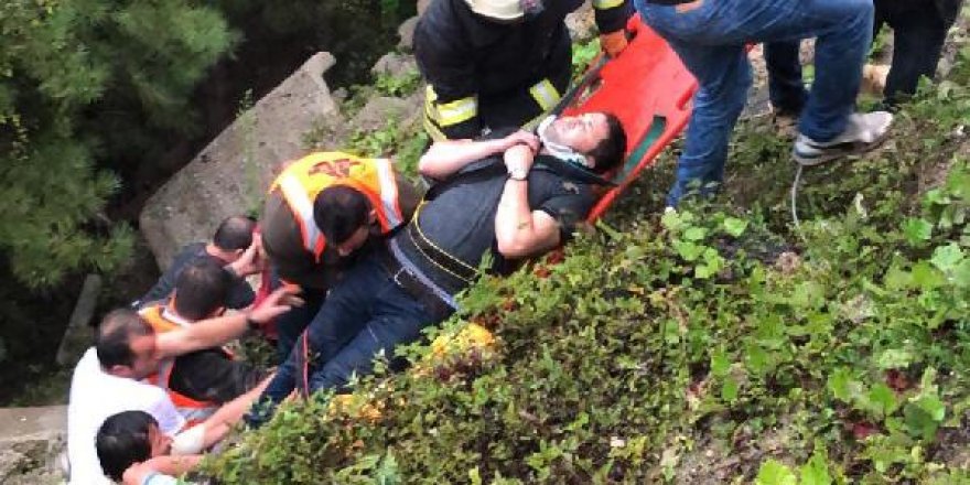 Zonguldak’ta otomobil ormanlık alana uçtu: 5 yaralı