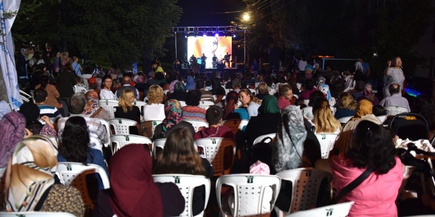 Tepebaşı’nda halk konserleri sürüyor
