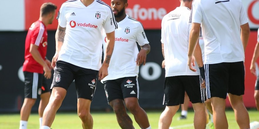 Beşiktaş kondisyon ve taktik çalıştı
