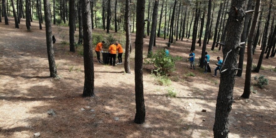 Aydos Ormanı’nda denetimli serbestlik yükümlüleri çevre temizliği yaptı