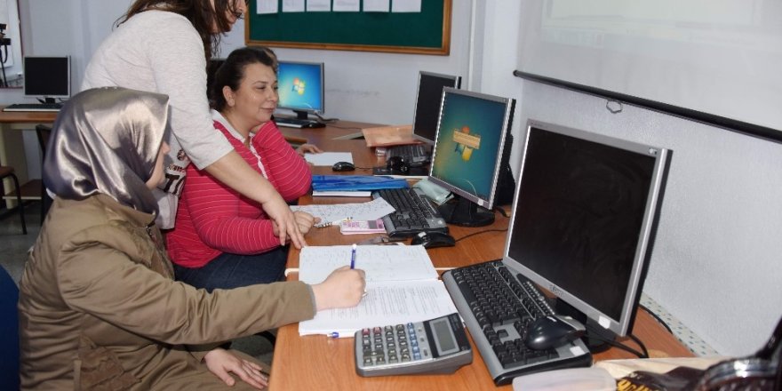 Aliağa Tüpraş Halk Eğitim Merkezi meslek kazandırmaya devam ediyor