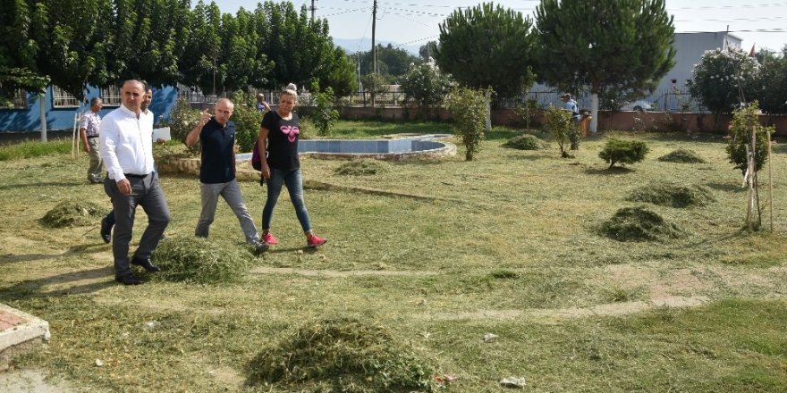 Başkan Kaya, okullardaki temizlik çalışmalarını inceledi