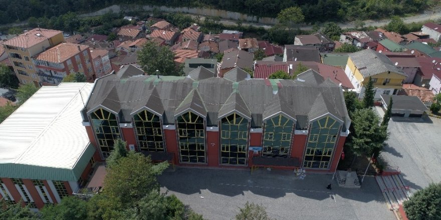 Sarıyer’de risk nedeniyle kapatılan okul havadan görüntülendi
