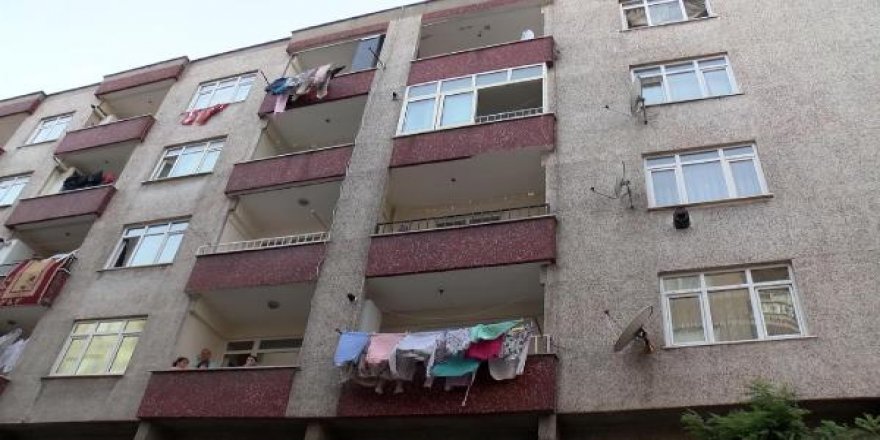 1,5 yaşındaki bebek ikinci kattan düştü