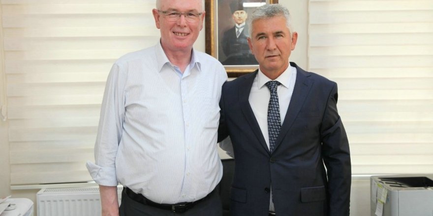 Kazım Kurt’tan muhtarlara tebrik ziyareti