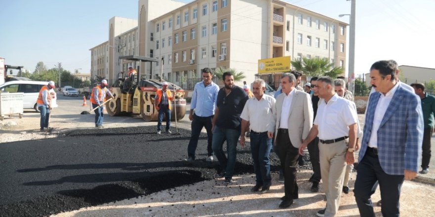 Şanlıurfa’da asfaltlama çalışmaları devam ediyor
