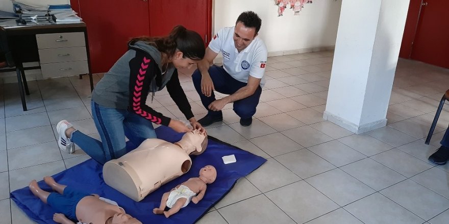 Kreş öğretmenlerine İlkyardım eğitimi