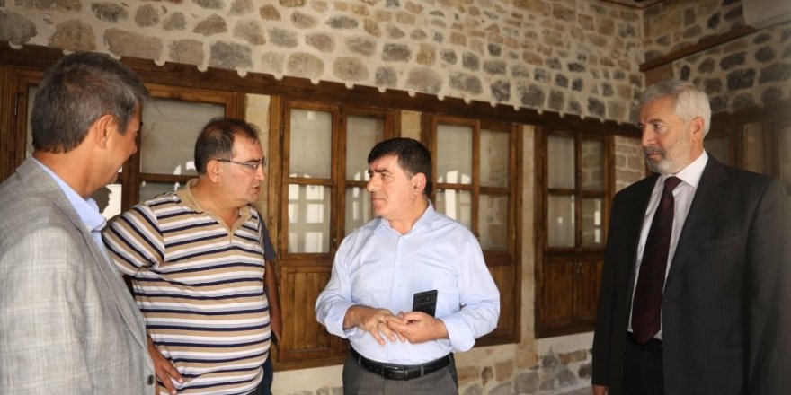 Tarihi mekanlara ziyaret