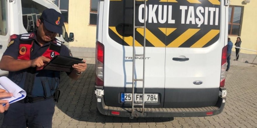 Trafik Jandarma ekiplerinden okul servislerine denetim