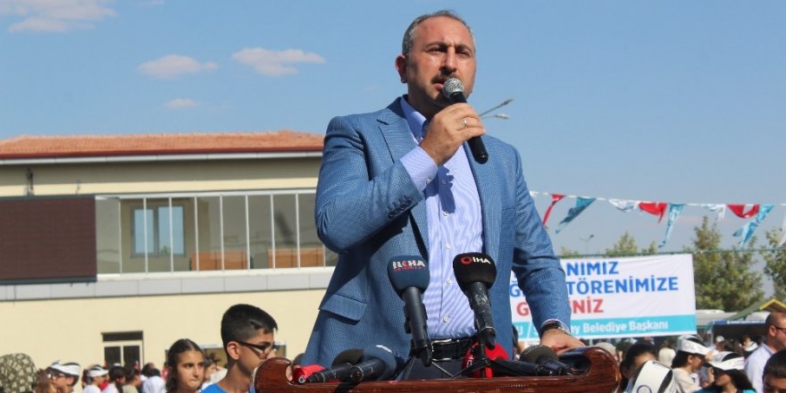 Adalet Bakanı Gül’den Diyarbakır’a eylem yapan annelere destek