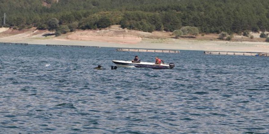 Afgan genç, baraj gölünde kayboldu
