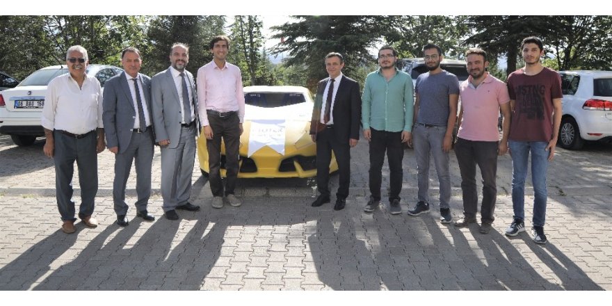 ERÜ’lü öğrenciler insansız elektrikli otomobil geliştirdi