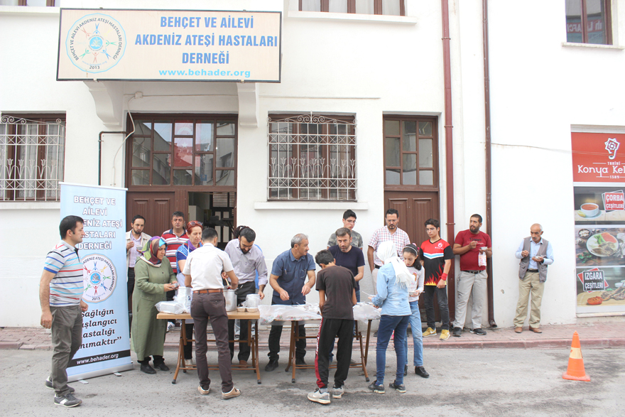 Behçet ve Ailevi Akdeniz Ateşi Hastaları Derneği’nden aşure ikramı