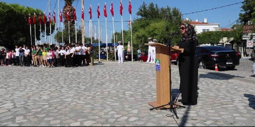 Gaziler Günü töreninde 'başörtülü sunucu' protestosu