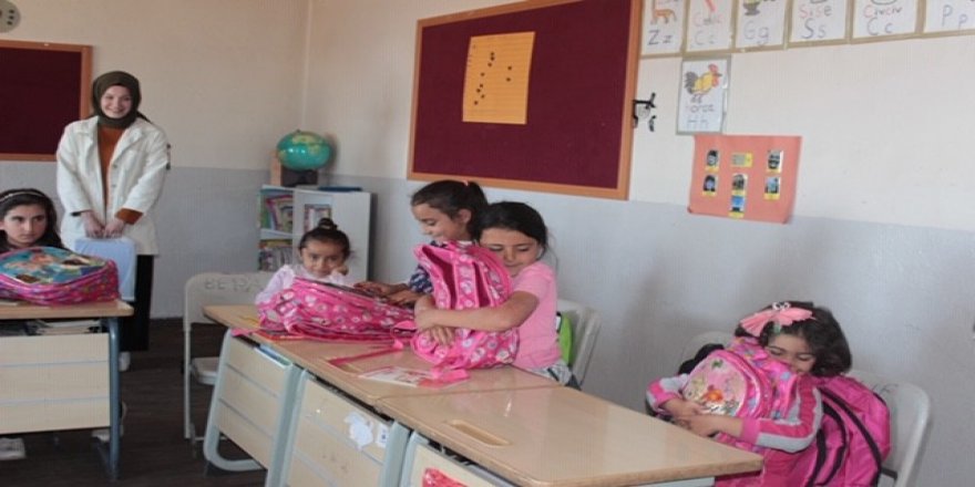 Eğitim Bir Sen’den köy okuluna yardım