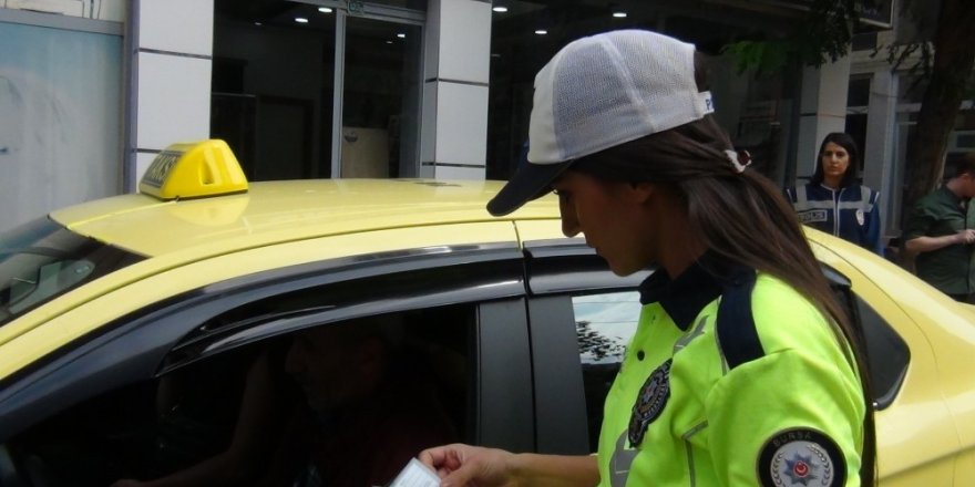 Aracında sigara içen sürücülere ceza kapıda