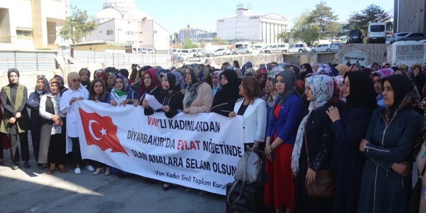 Vanlı kadınlardan Diyarbakır’daki annelere destek