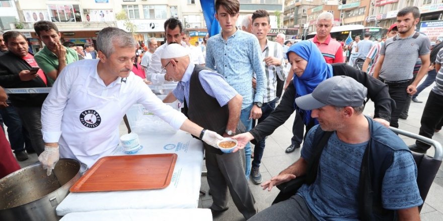 Şahinbey’den her gün 10 bin kişiye aşure
