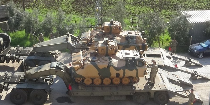 Hatay’dan sınır birliklerine tank sevkiyatı sürüyor