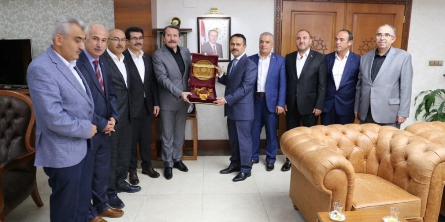 Memur Sen Genel Başkanı Yalçın, Vali Aktaş’ı ziyaret etti