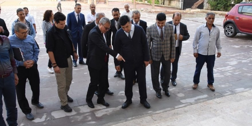Vali Deniz okul inşaatını inceledi