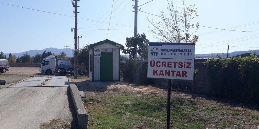 Mustafakemalpaşa Belediyesinin çiftçiye desteği sürüyor