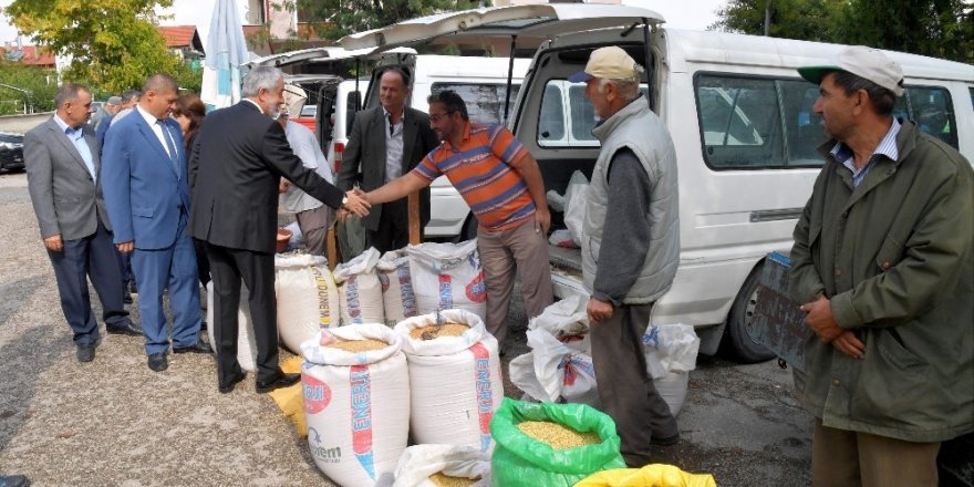 Belediye Başkanı Başdeğirmen zahir pazarı üreticisiyle buluştu