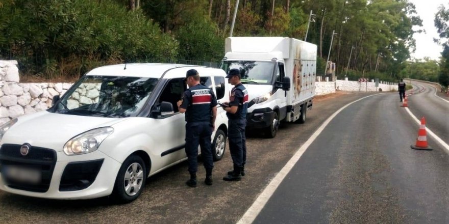 Marmaris’te 200 araca sigara denetimi yapıldı