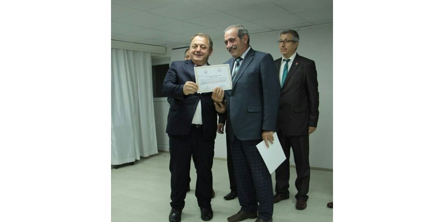 Beyşehir’de okullara beyaz bayrak ve beslenme dostu okul sertifikaları verildi