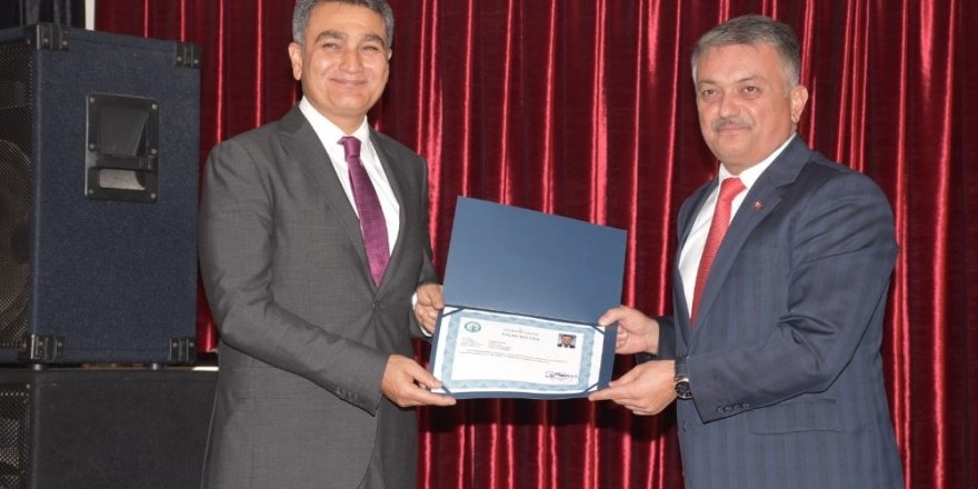 Vali Yazıcı’dan Müdür Zeybek’e veda yemeği