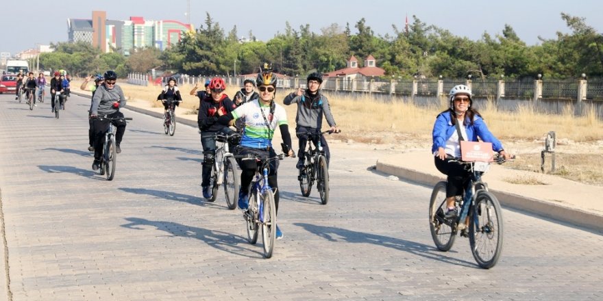 Bandırma’da " Haydi Çocuklar bisikletle okula" projesi