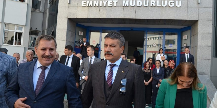 Emniyet Müdürü Çevik yeni görevine atma türkü ile uğurlandı