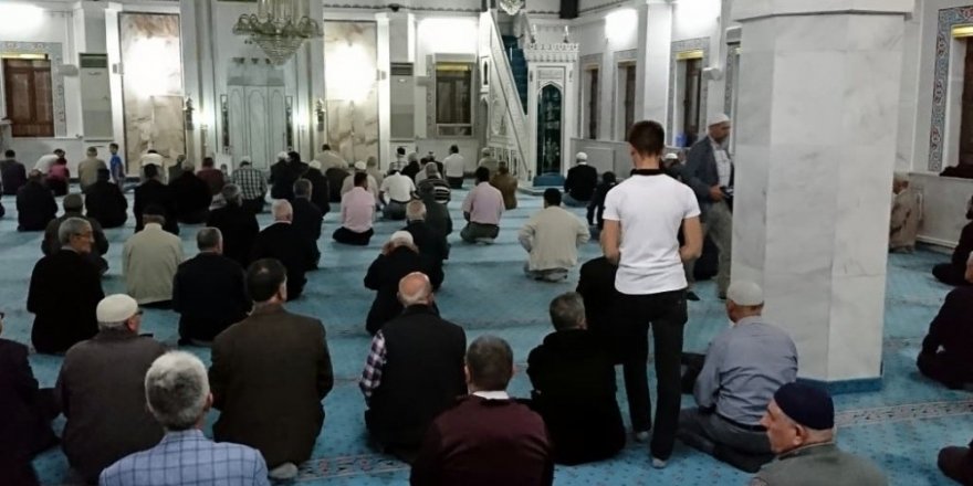 Eczacı kalfasından vefat eden esnaflar için mevlit