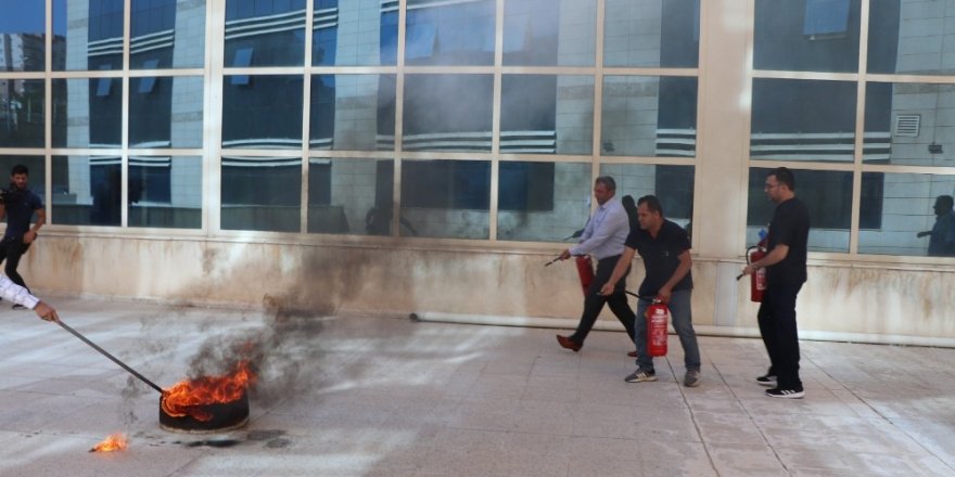 Siirt Devlet Hastanesinde yangın tatbikatı gerçeği aratmadı