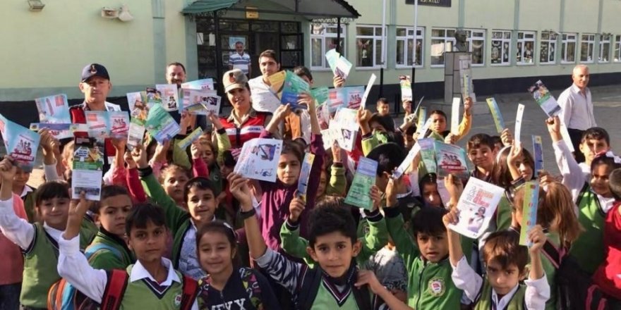 Jandarma ekipleri,öğrenci servislerini denetledi