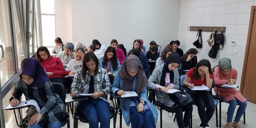 Darıca’da üniversite hazırlık kursları başladı