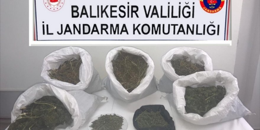 Manyas’ta 10 kilogram esrar yakalandı