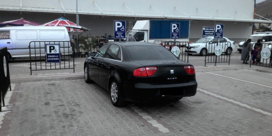Engelli parkına araç bırakanlara ceza