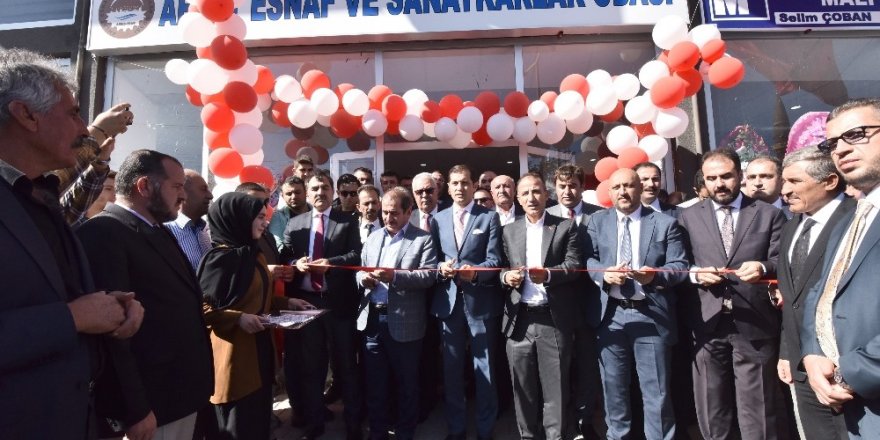 Ahlat Esnaf ve Sanatkarlar Odasının yeni hizmet binası açıldı