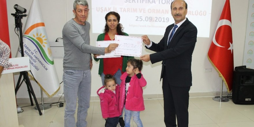Kursiyerler sertifikalarını törenle aldı
