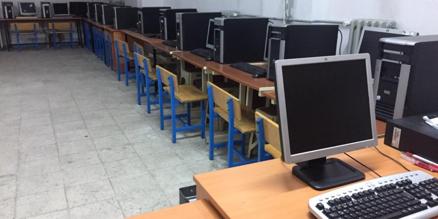 Beyşehir’de 4 okula yeni nesil bilgisayar desteği