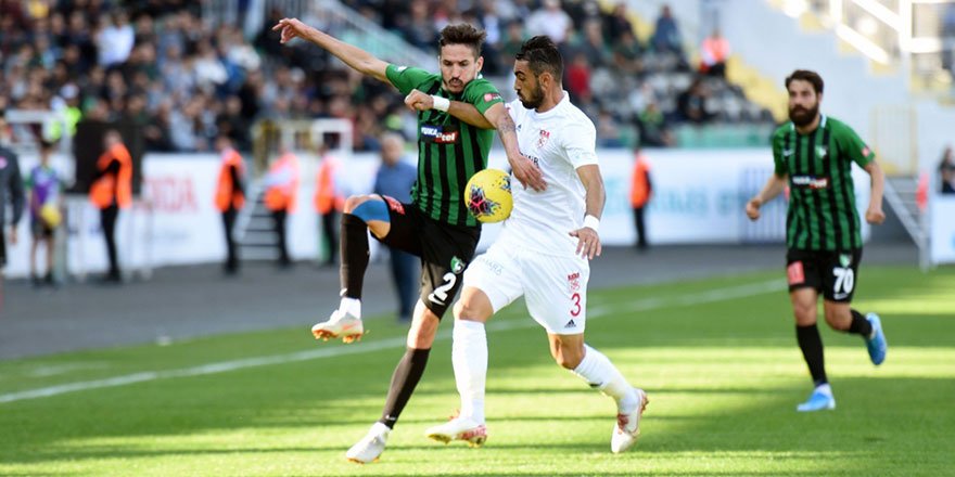 Sivasspor, geriye düştüğü 3 maçta puan çıkarmayı başardı
