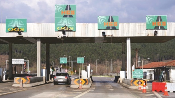 TEM Otoyolu’nda trafik akıcı, D-100 karayolu kilitlendi