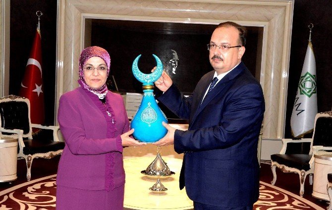 Vali Canbolat’tan Başkan Toru’ya ziyaret