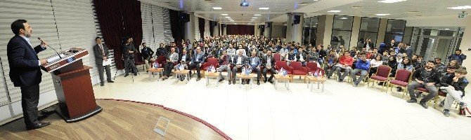 Öztürk, öğrencilerle buluştu
