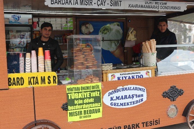 Konyalılardan TL’ye destek