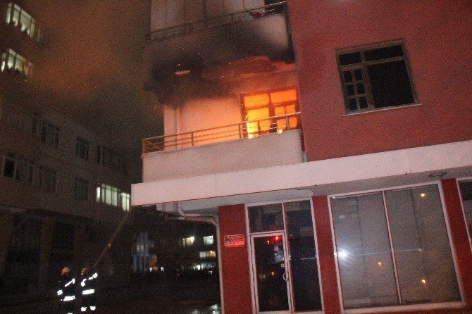 Konya'daki yangında korku dolu anlar!