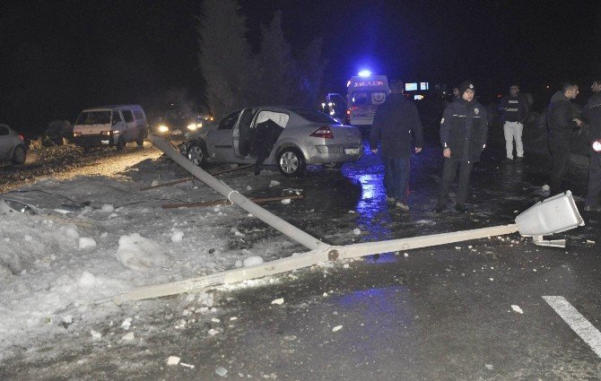 Polislerin kullandığı otomobiller çarpıştı: 1 yaralı